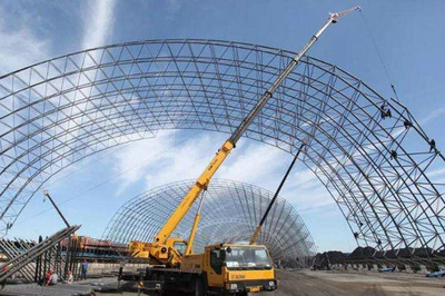 網(wǎng)架鋼結(jié)構(gòu)施工與部件制造中的常見問題與應(yīng)對(duì)策略